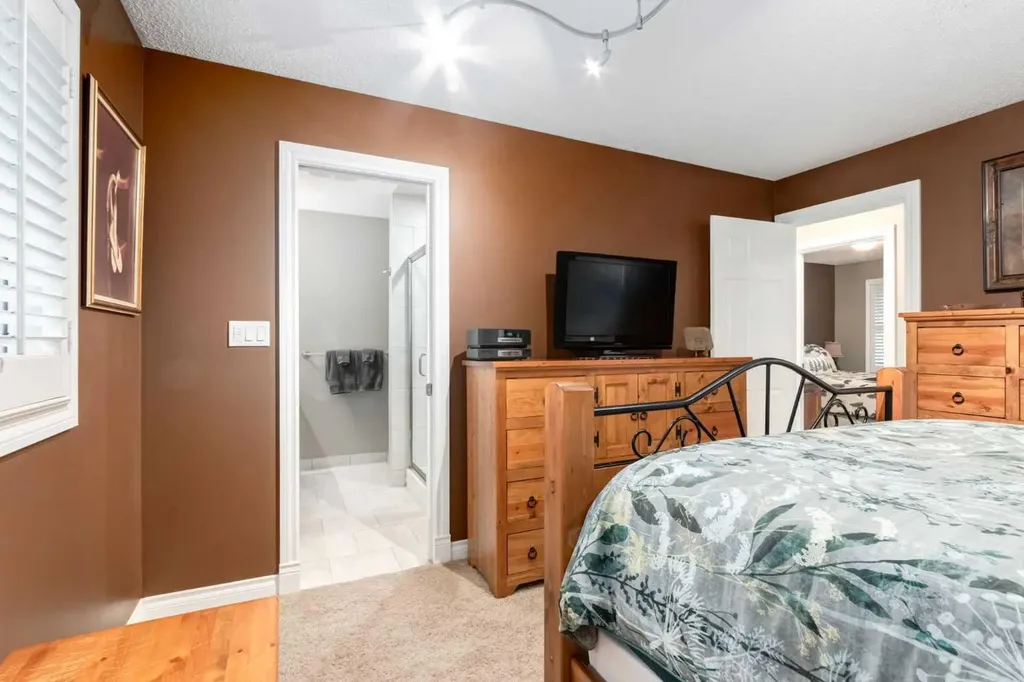 180 Parkridge Place SE Calgary AB T2J 4V9