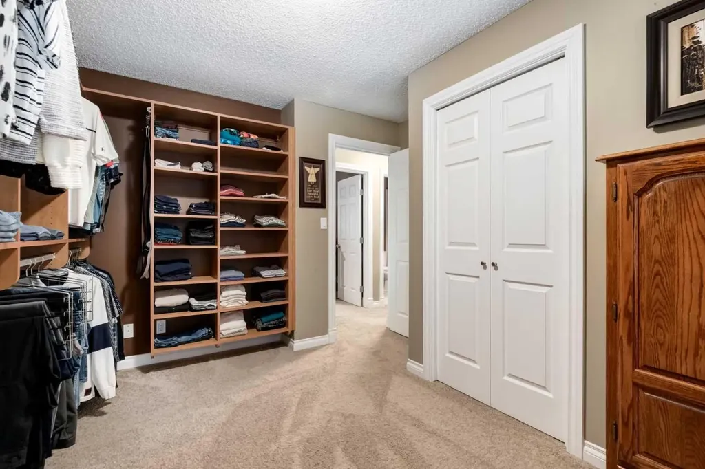 180 Parkridge Place SE Calgary AB T2J 4V9