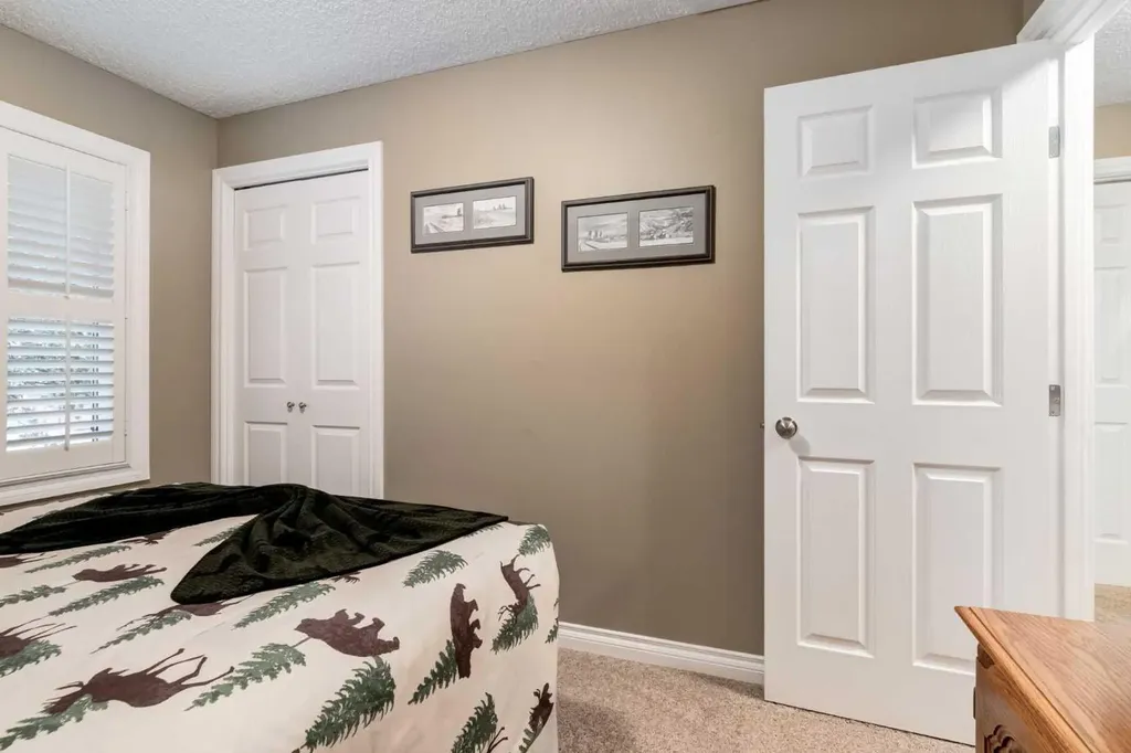 180 Parkridge Place SE Calgary AB T2J 4V9