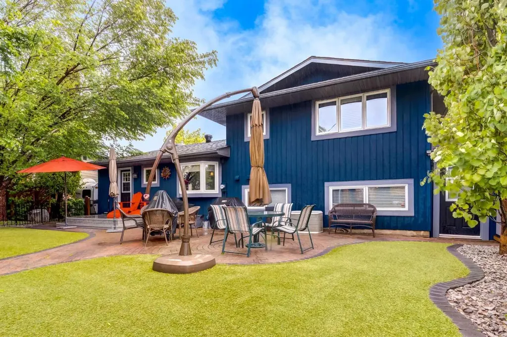 180 Parkridge Place SE Calgary AB T2J 4V9