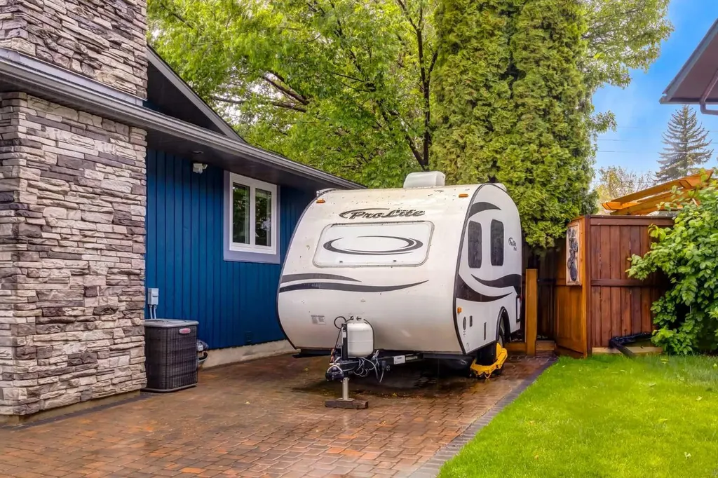 180 Parkridge Place SE Calgary AB T2J 4V9