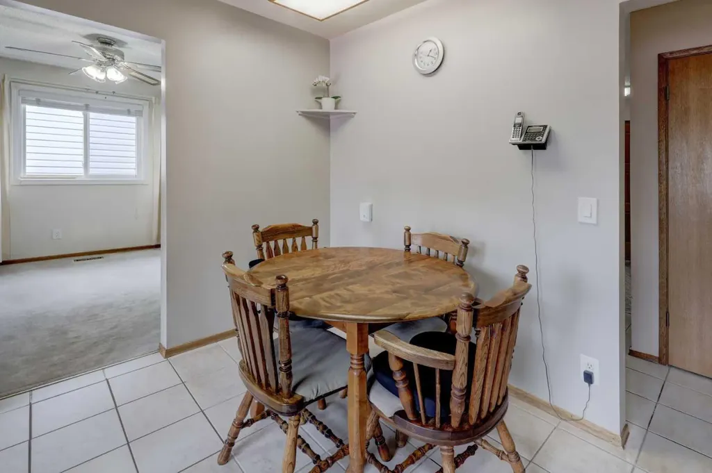 3444 Temple Way NE Calgary AB T1Y 3B7