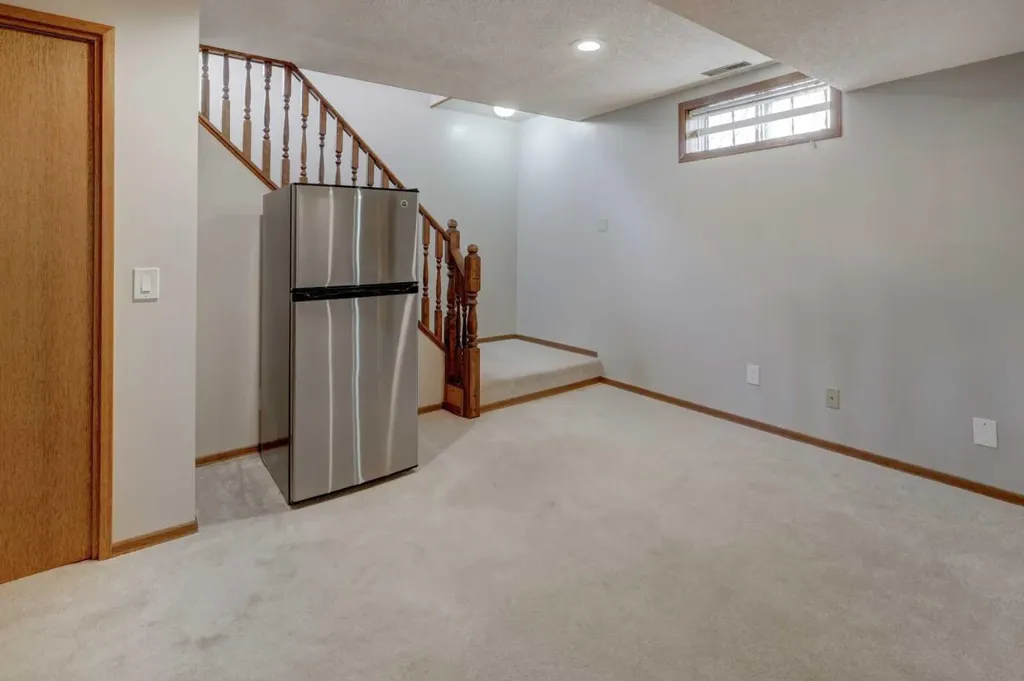 3444 Temple Way NE Calgary AB T1Y 3B7