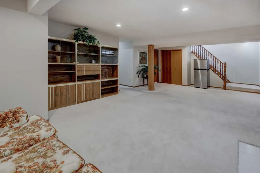 3444 Temple Way NE Calgary AB T1Y 3B7
