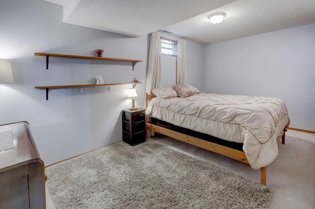 3444 Temple Way NE Calgary AB T1Y 3B7