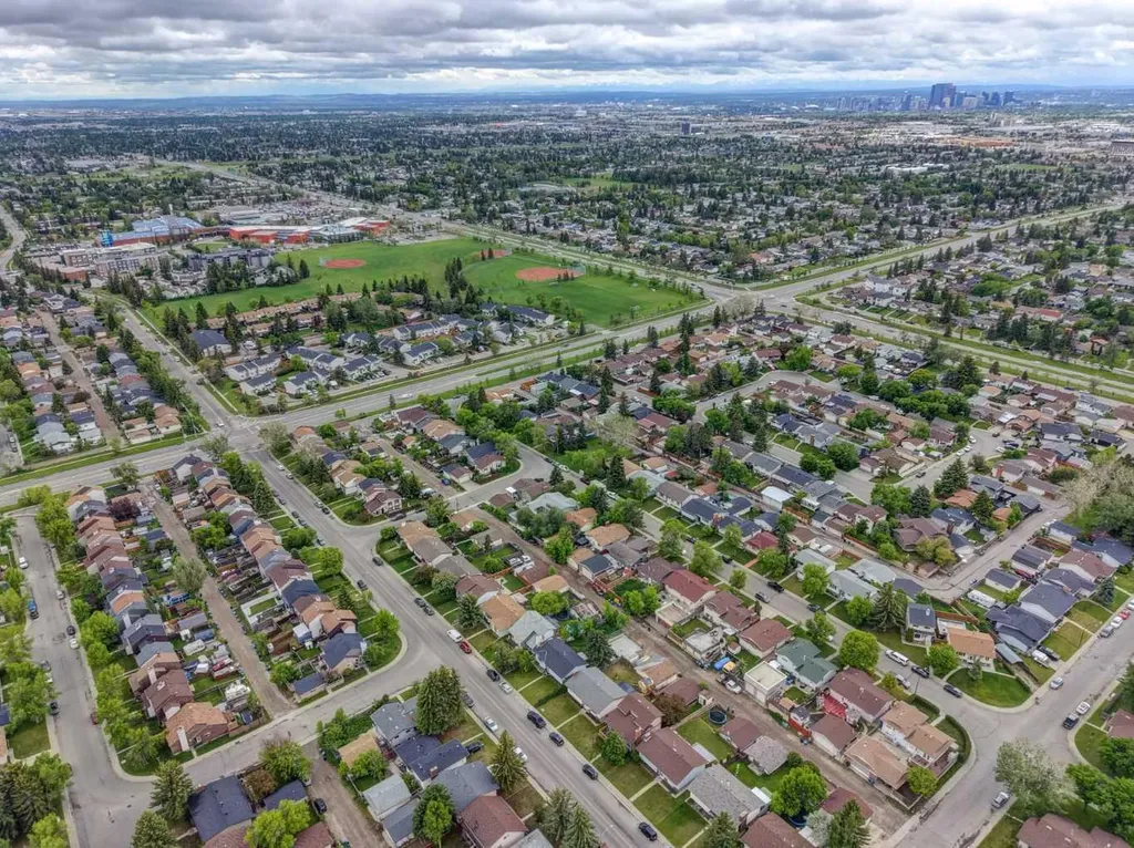 3444 Temple Way NE Calgary AB T1Y 3B7