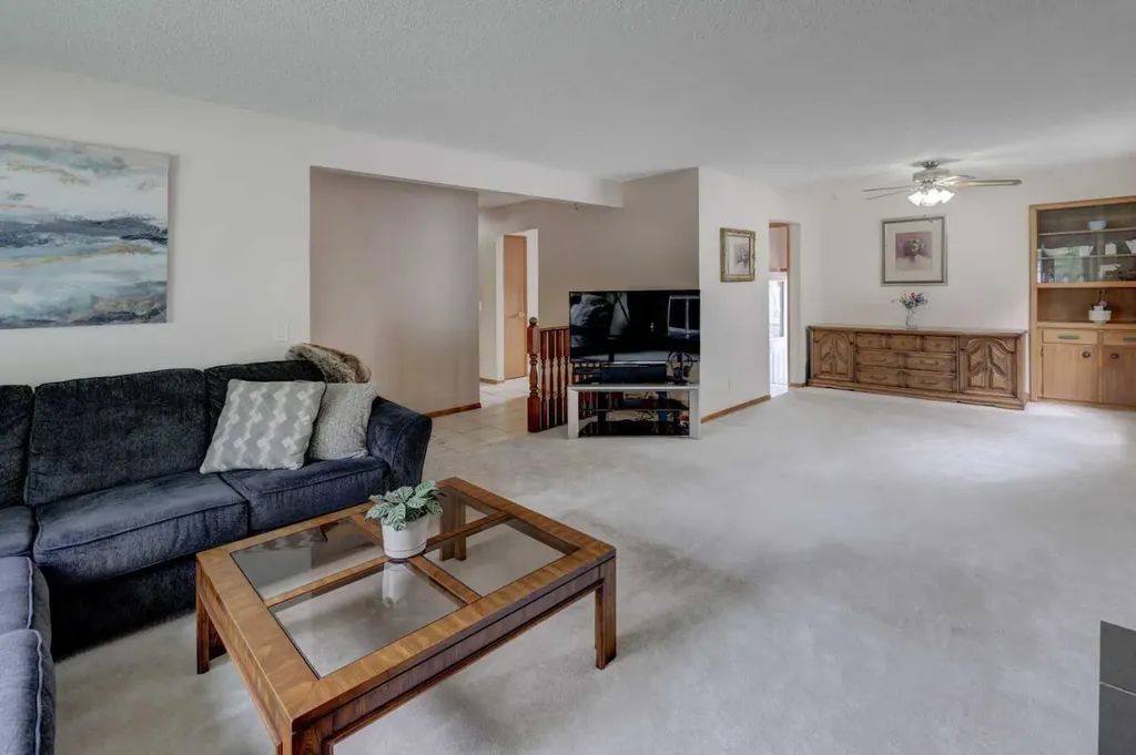 3444 Temple Way NE Calgary AB T1Y 3B7
