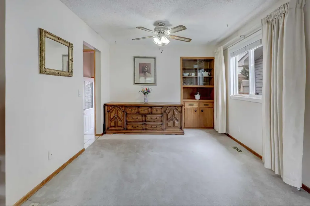 3444 Temple Way NE Calgary AB T1Y 3B7