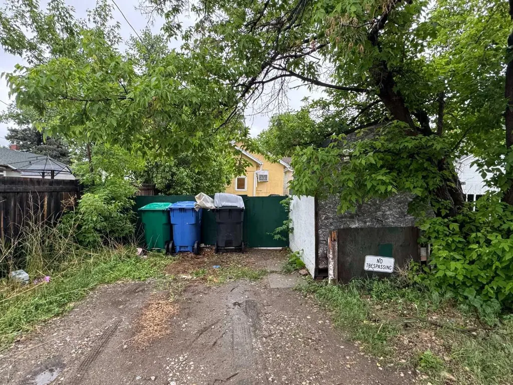 640 12 Street N Lethbridge AB T1H 2H1