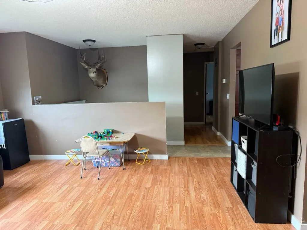 302 5 Avenue W Burdett AB T0K0J0