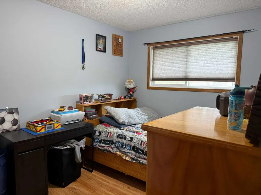 302 5 Avenue W Burdett AB T0K0J0