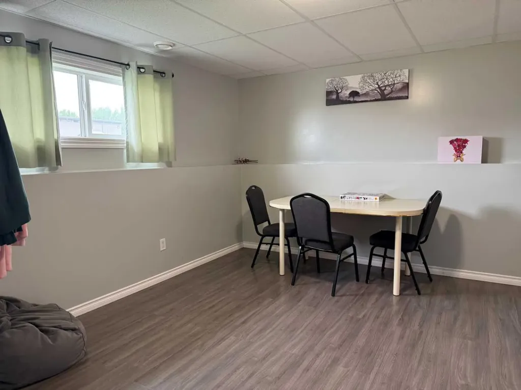 302 5 Avenue W Burdett AB T0K0J0