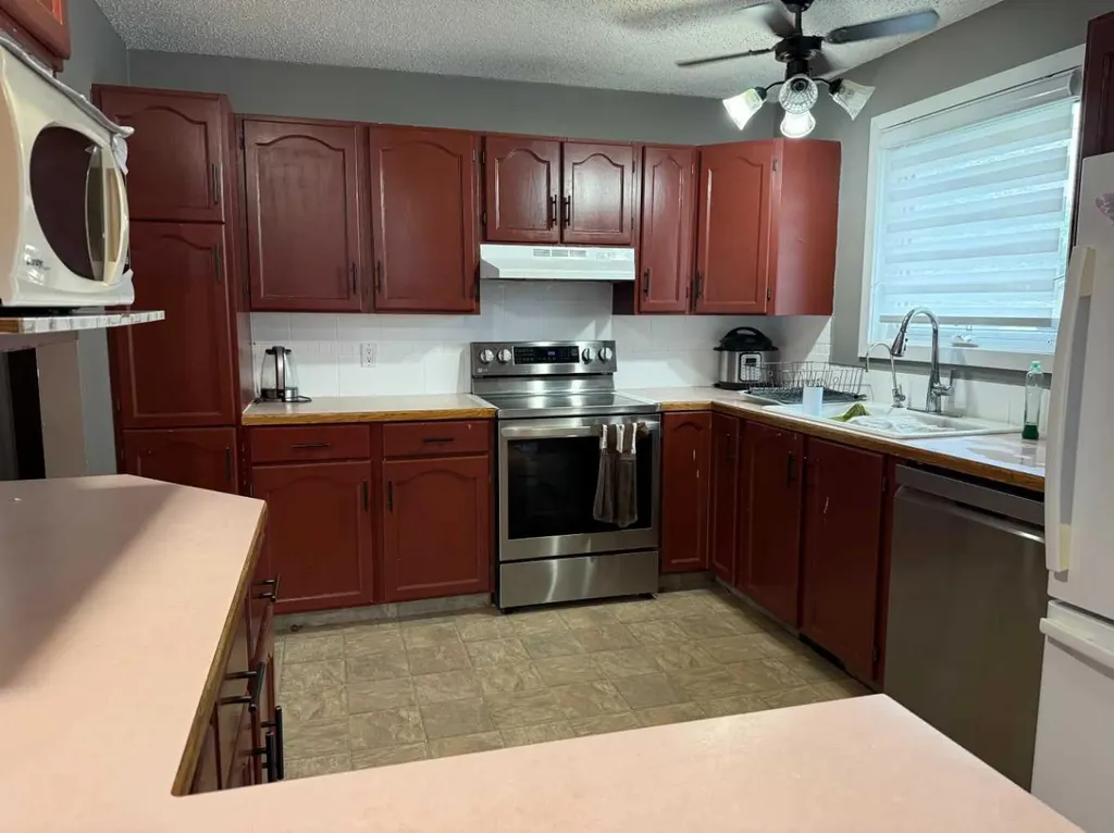 302 5 Avenue W Burdett AB T0K0J0