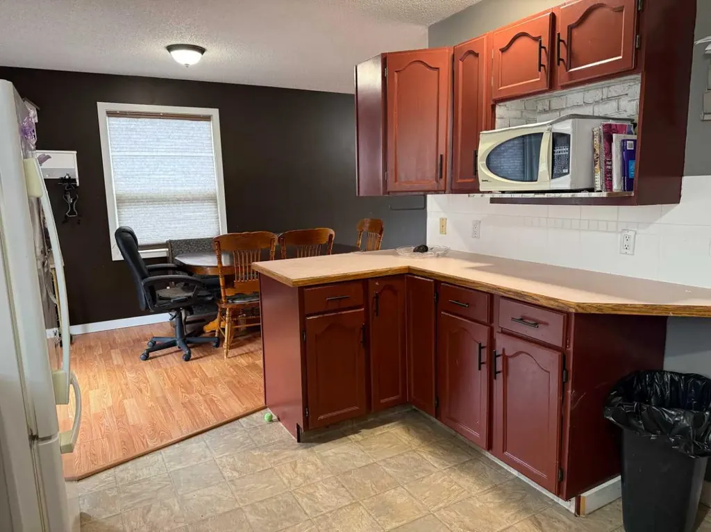 302 5 Avenue W Burdett AB T0K0J0