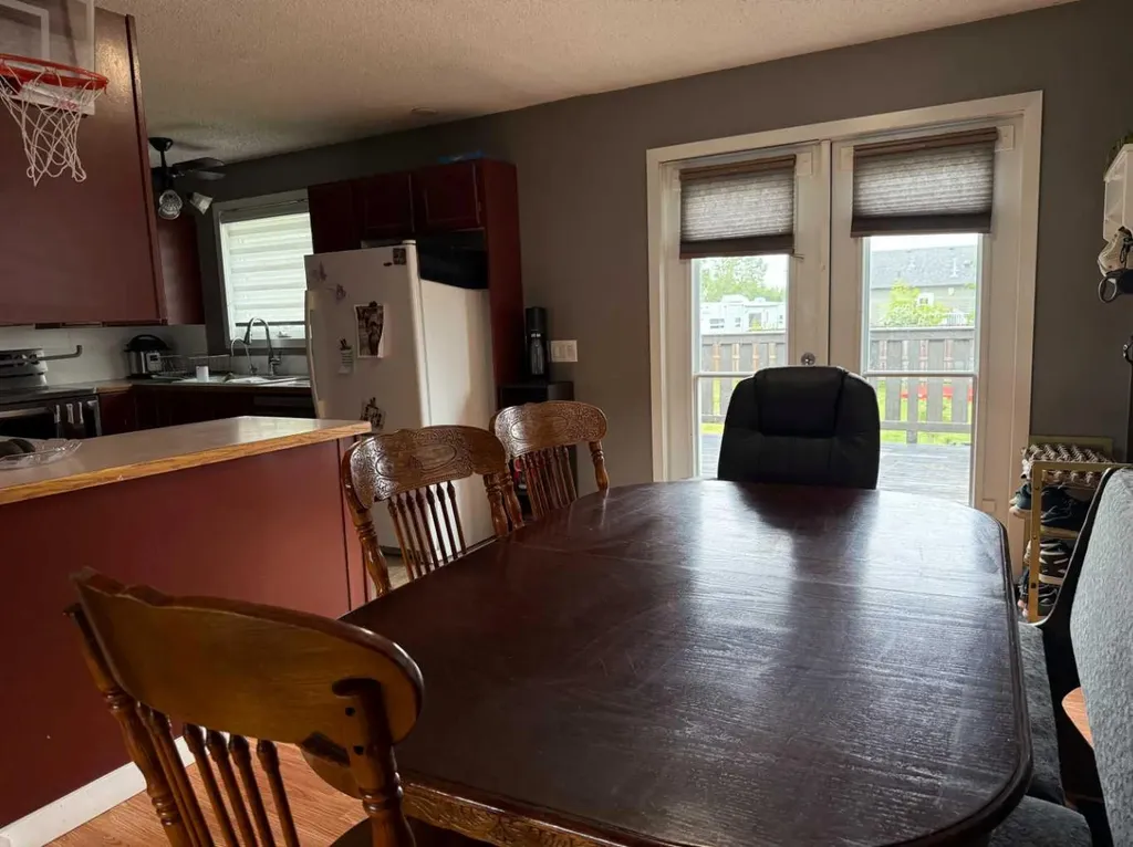 302 5 Avenue W Burdett AB T0K0J0