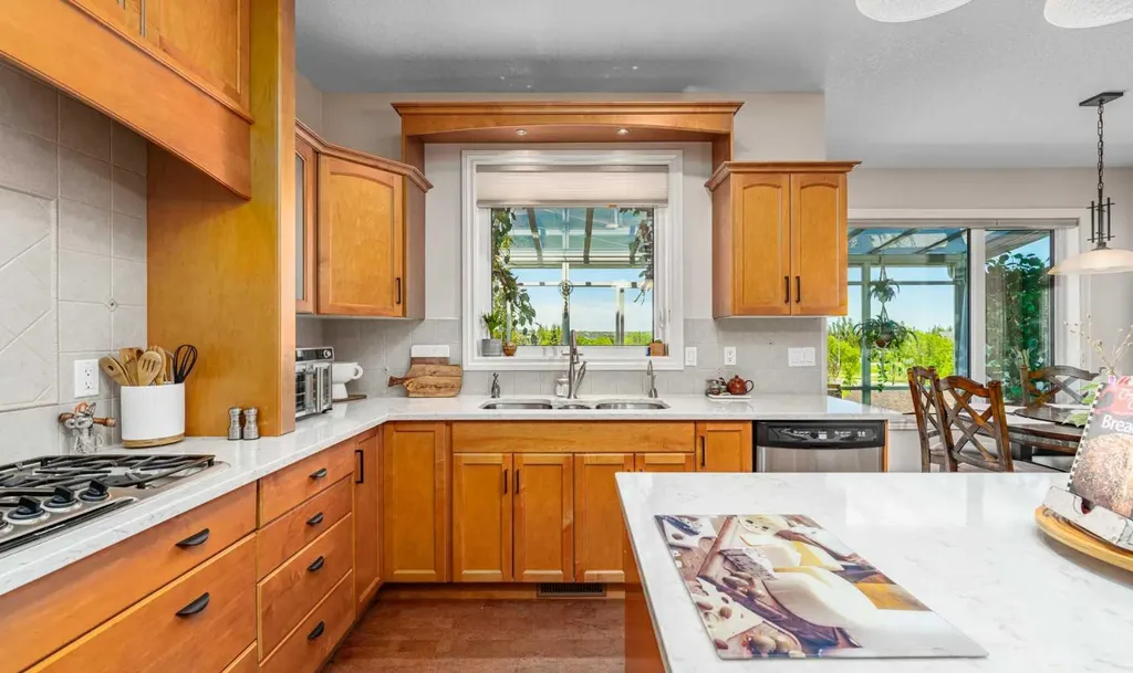 37 Cimarron Park Green Okotoks AB T1S 2K2