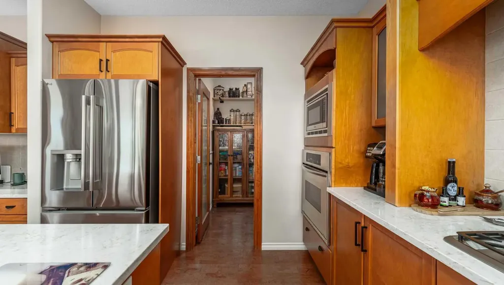 37 Cimarron Park Green Okotoks AB T1S 2K2