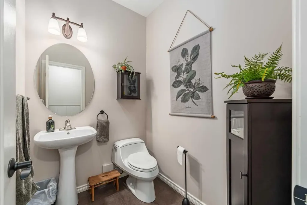 37 Cimarron Park Green Okotoks AB T1S 2K2