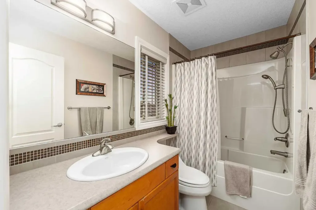 37 Cimarron Park Green Okotoks AB T1S 2K2