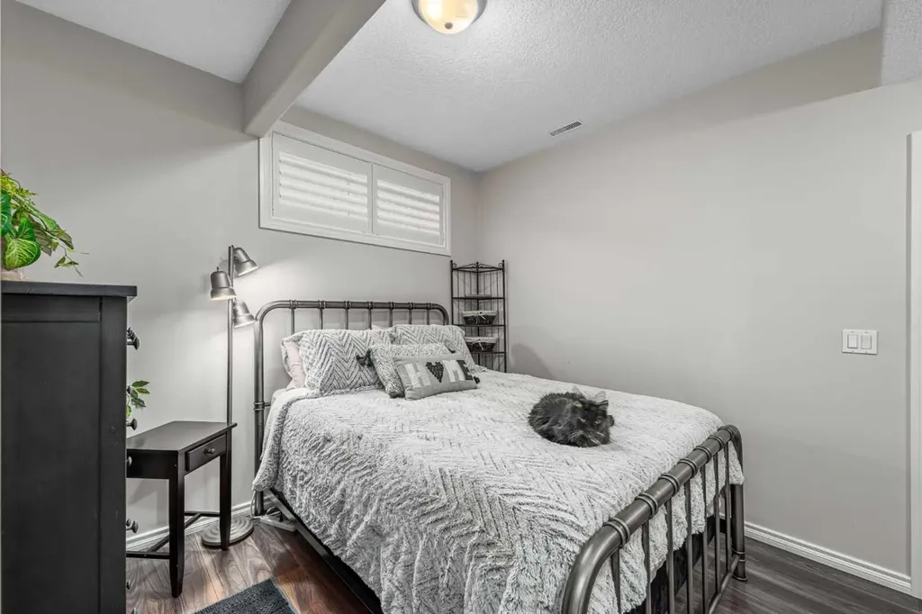 37 Cimarron Park Green Okotoks AB T1S 2K2