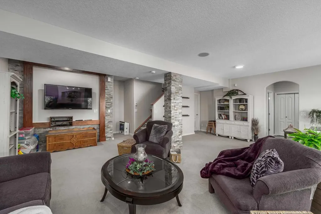 37 Cimarron Park Green Okotoks AB T1S 2K2
