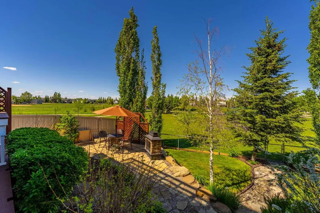 37 Cimarron Park Green Okotoks AB T1S 2K2