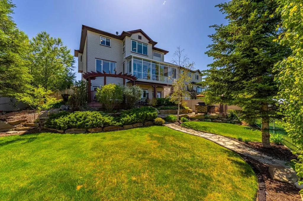 37 Cimarron Park Green Okotoks AB T1S 2K2
