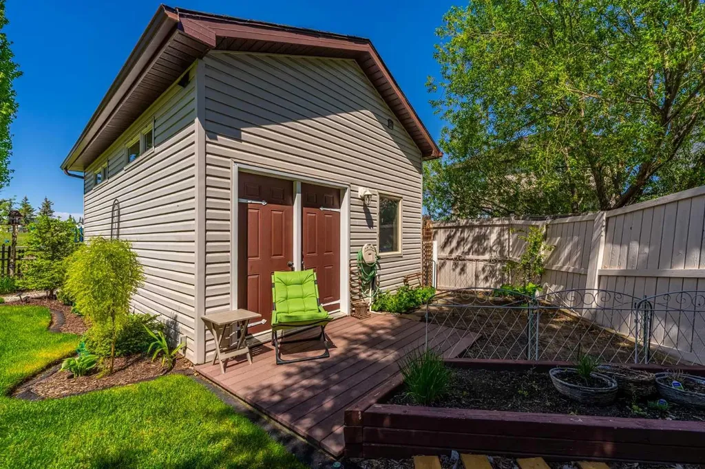 37 Cimarron Park Green Okotoks AB T1S 2K2