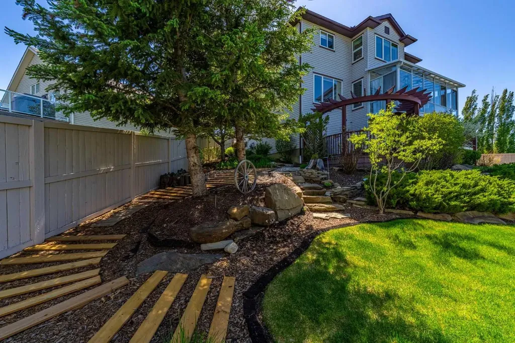 37 Cimarron Park Green Okotoks AB T1S 2K2