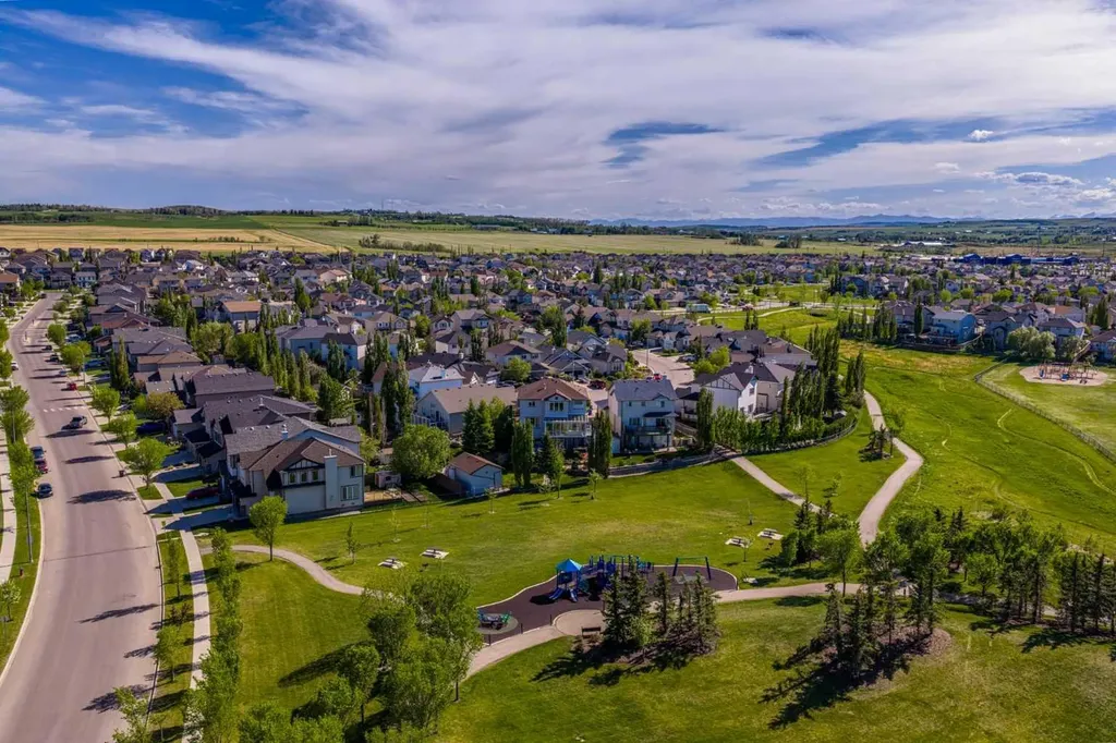 37 Cimarron Park Green Okotoks AB T1S 2K2