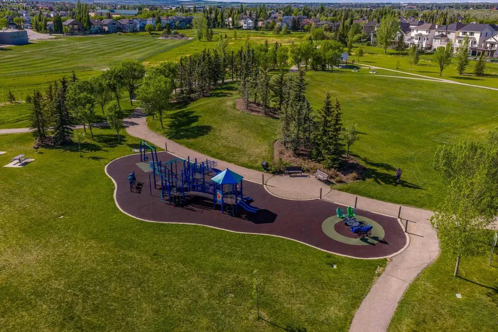 37 Cimarron Park Green Okotoks AB T1S 2K2