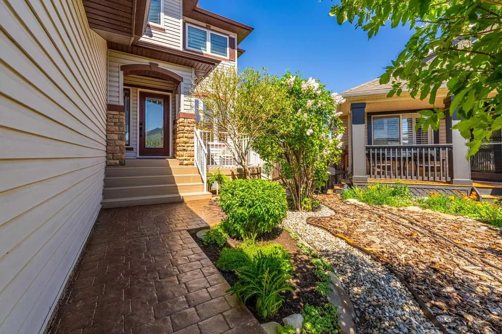 37 Cimarron Park Green Okotoks AB T1S 2K2