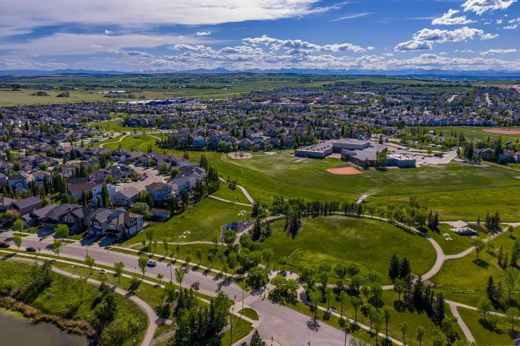 37 Cimarron Park Green Okotoks AB T1S 2K2