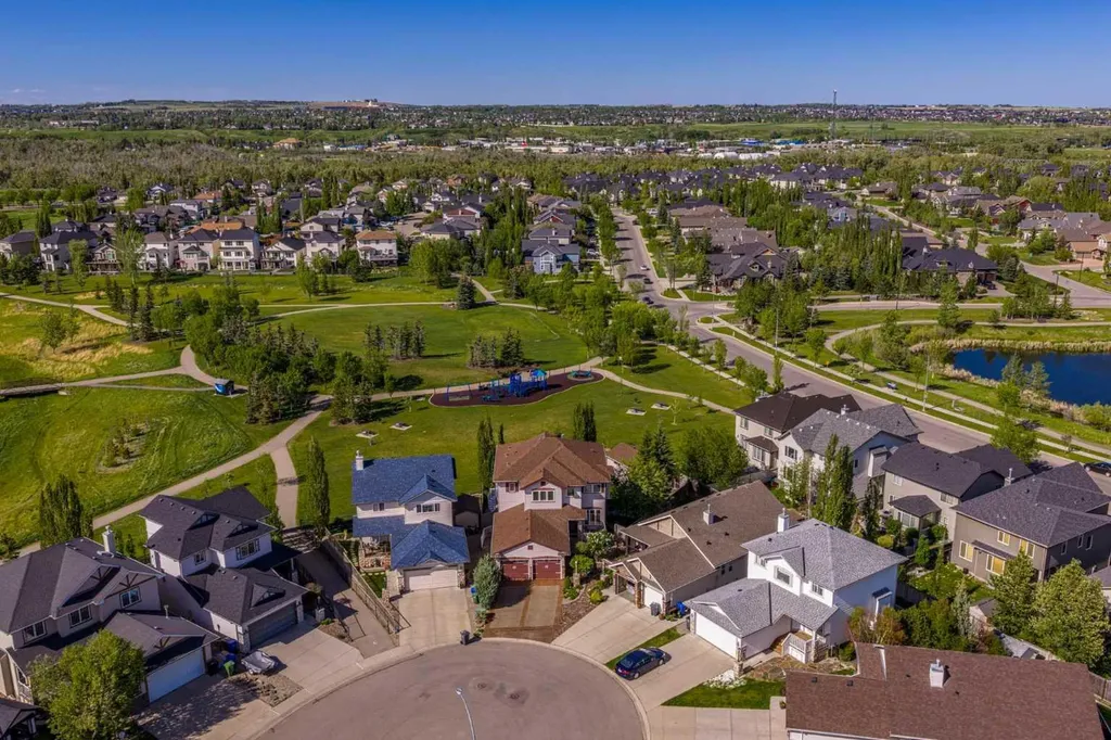 37 Cimarron Park Green Okotoks AB T1S 2K2
