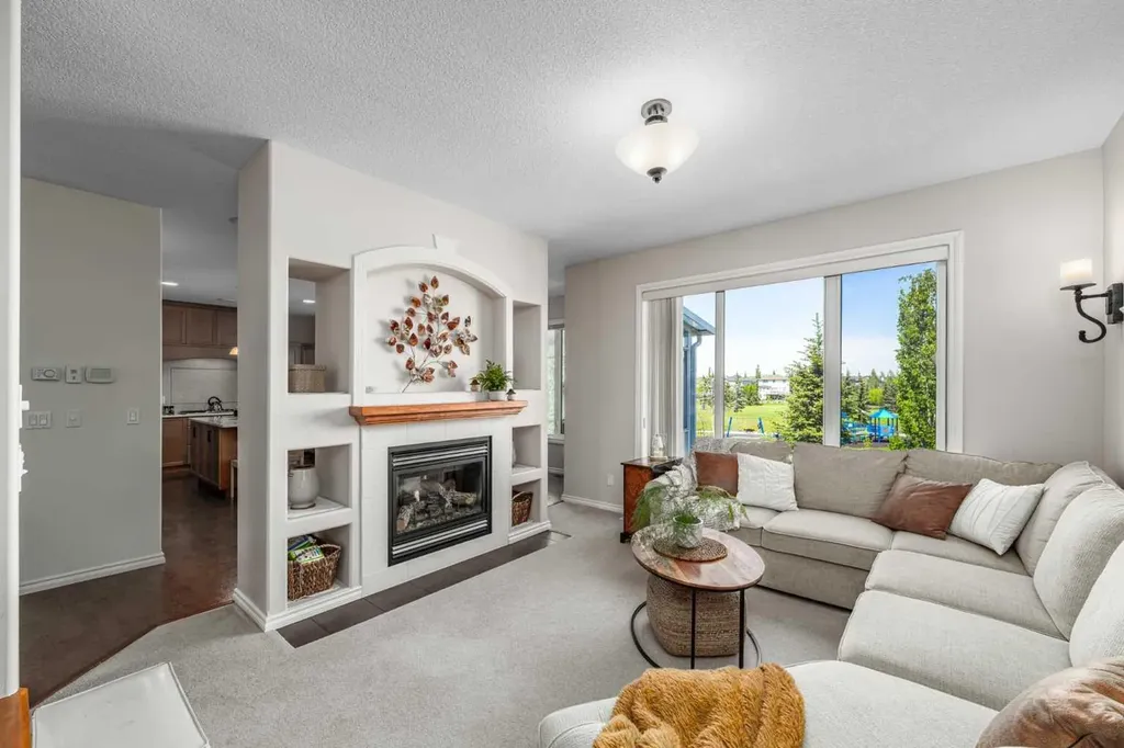 37 Cimarron Park Green Okotoks AB T1S 2K2
