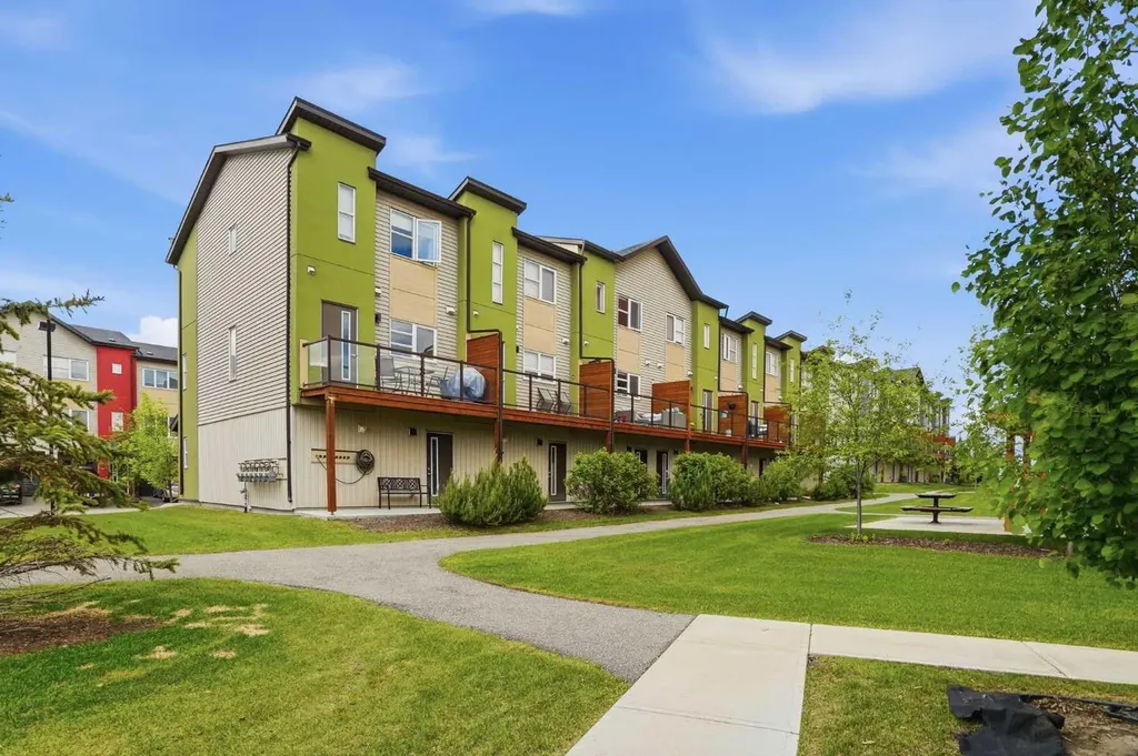 2461 Baysprings SW Airdrie AB T4B4C6