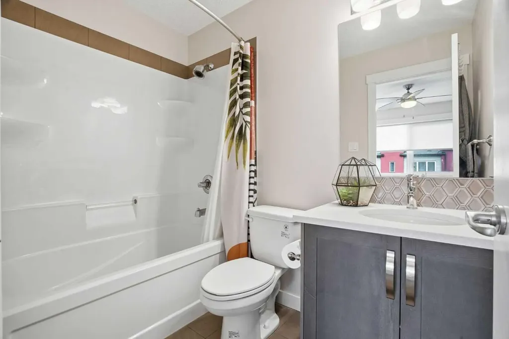 2461 Baysprings SW Airdrie AB T4B4C6