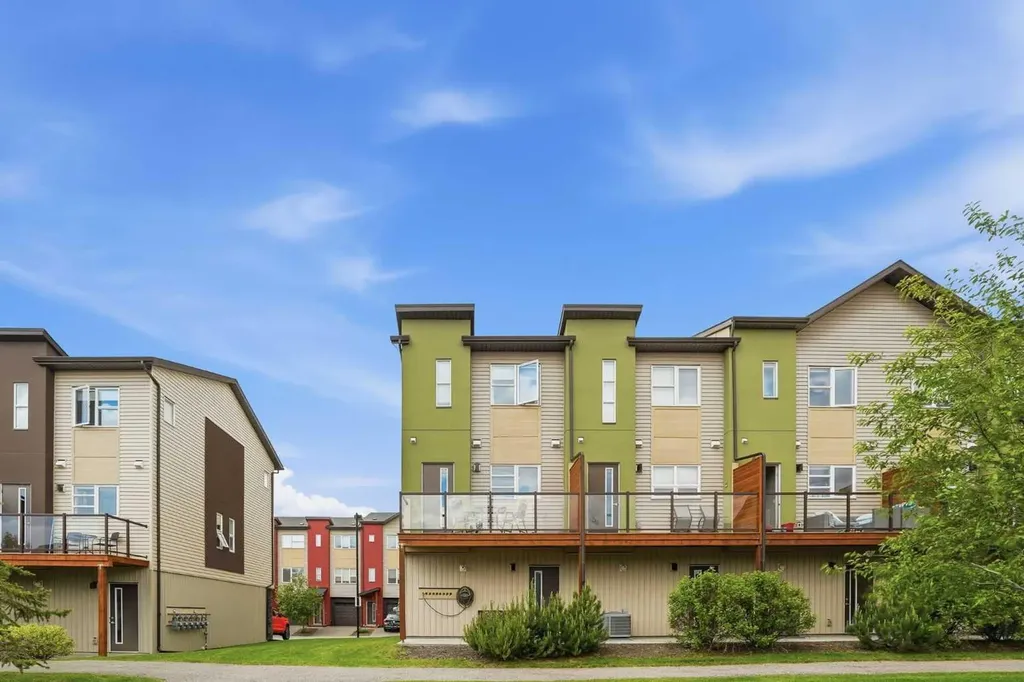 2461 Baysprings SW Airdrie AB T4B4C6