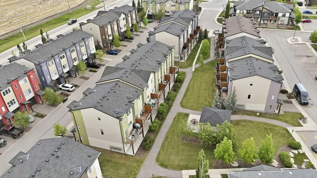 2461 Baysprings SW Airdrie AB T4B4C6