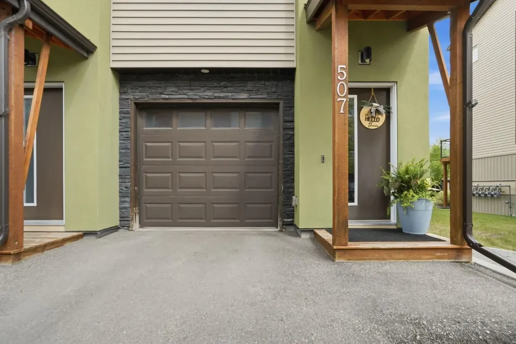 2461 Baysprings SW Airdrie AB T4B4C6