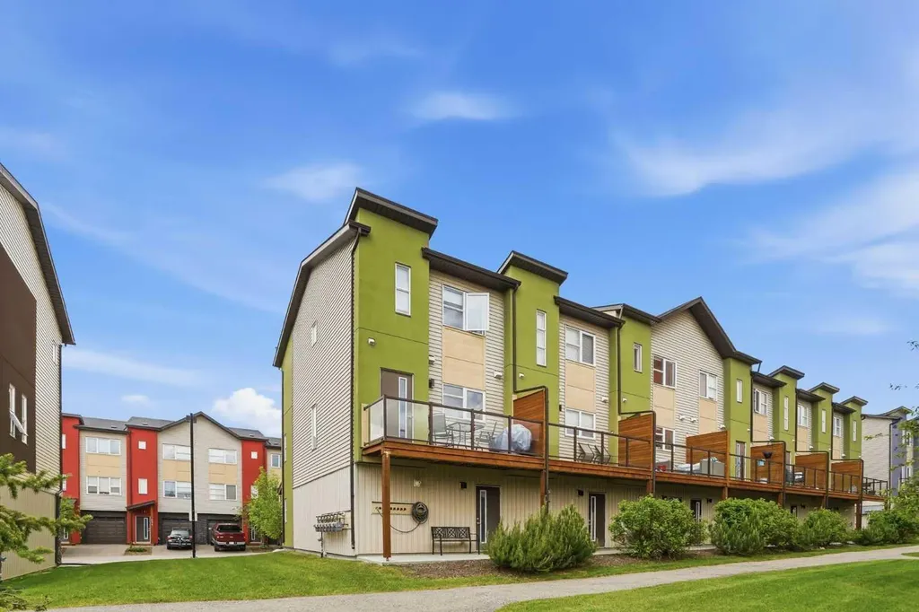 2461 Baysprings SW Airdrie AB T4B4C6