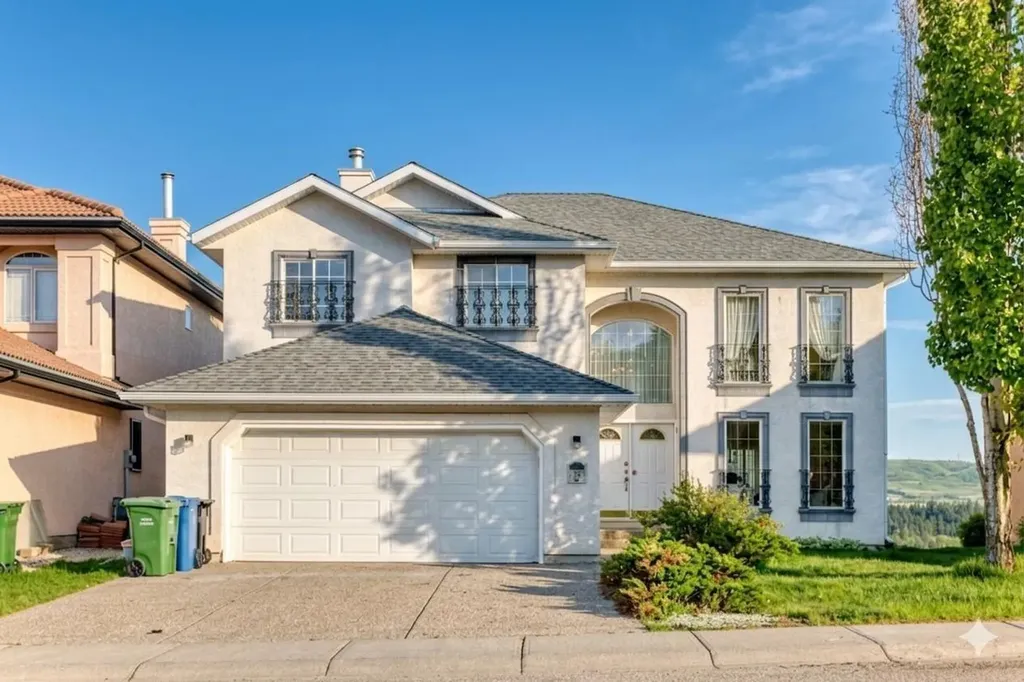 78 Scimitar View NW Calgary AB T3L 2B5