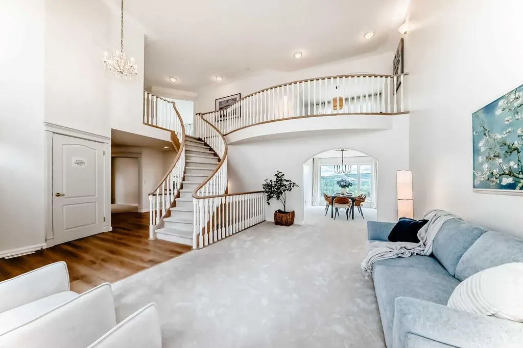 78 Scimitar View NW Calgary AB T3L 2B5