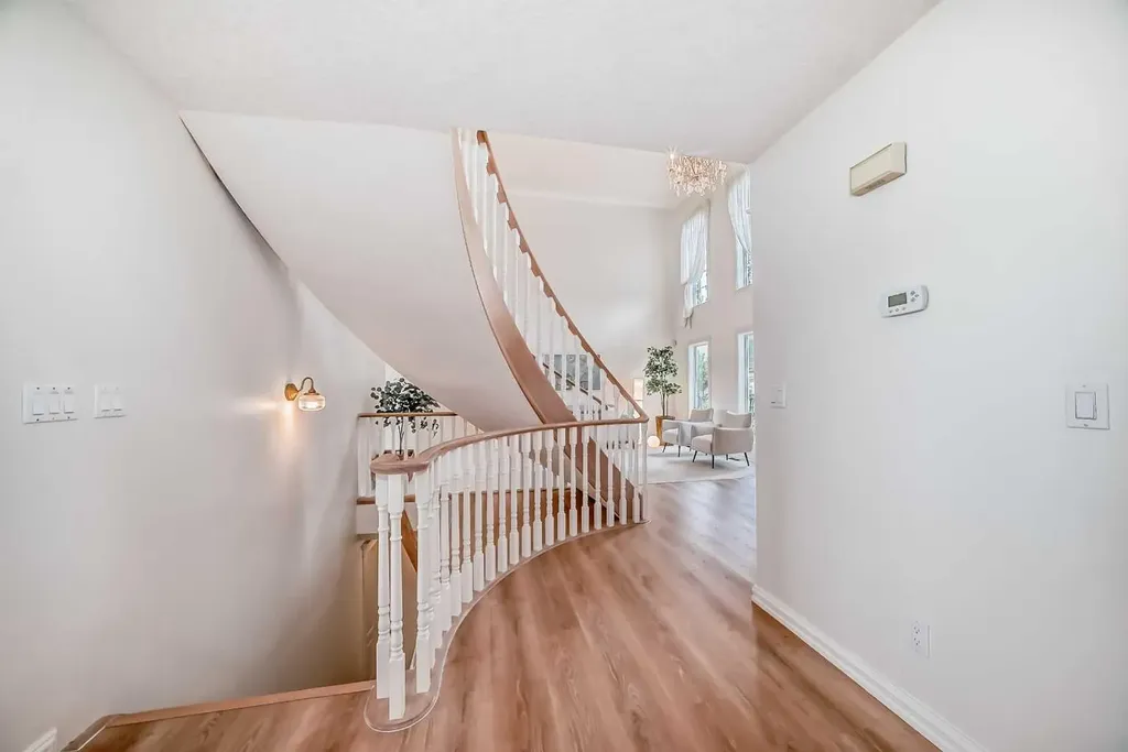78 Scimitar View NW Calgary AB T3L 2B5