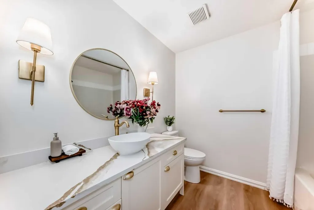78 Scimitar View NW Calgary AB T3L 2B5