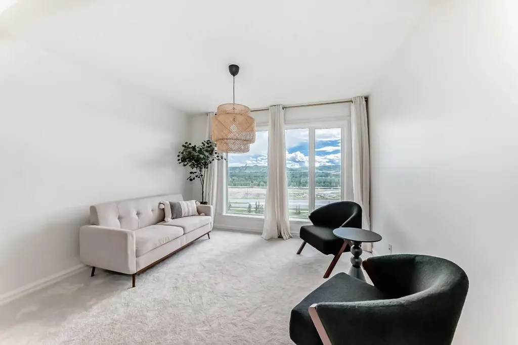 78 Scimitar View NW Calgary AB T3L 2B5