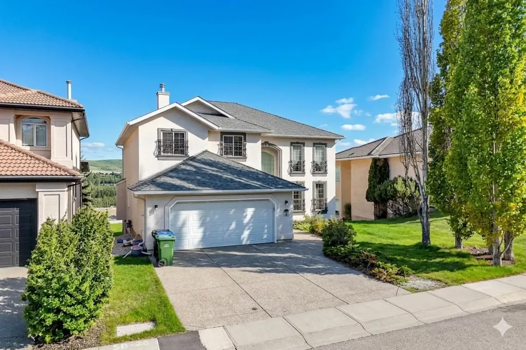 78 Scimitar View NW Calgary AB T3L 2B5