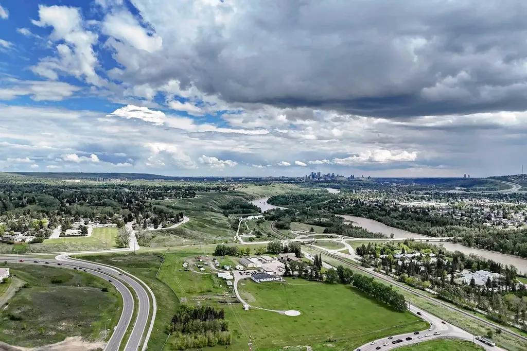 78 Scimitar View NW Calgary AB T3L 2B5