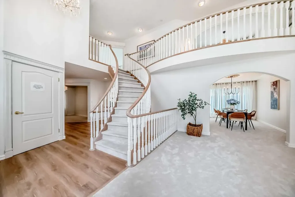 78 Scimitar View NW Calgary AB T3L 2B5