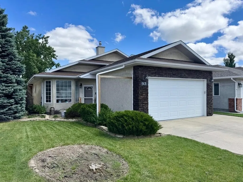 93 Heritage Crescent W Lethbridge AB T1K 6X2
